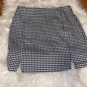 Black & White Checkered Mini Skirt with Slits Size 7 fits like S/M
